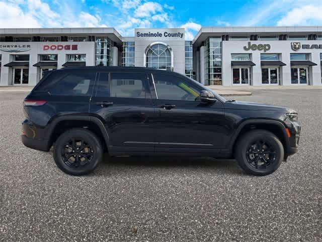 new 2025 Jeep Grand Cherokee car, priced at $45,025