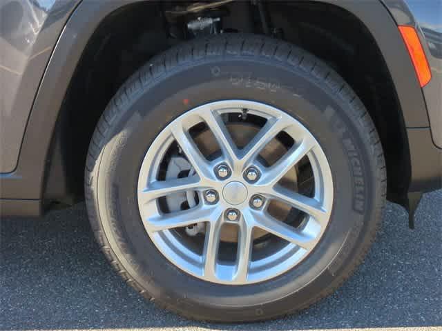 new 2025 Jeep Grand Cherokee car, priced at $42,965