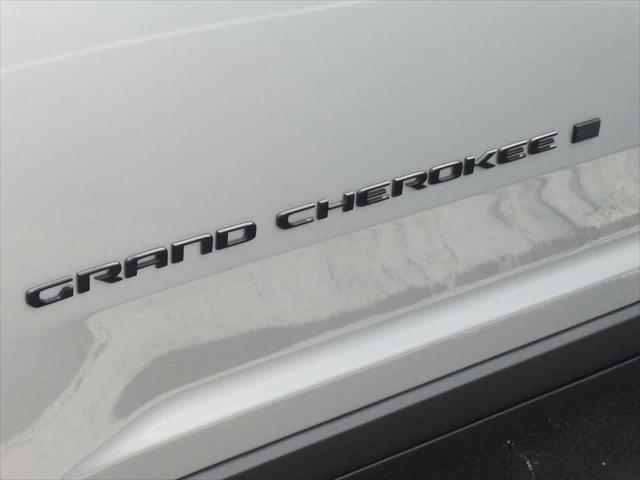 new 2025 Jeep Grand Cherokee car, priced at $44,100