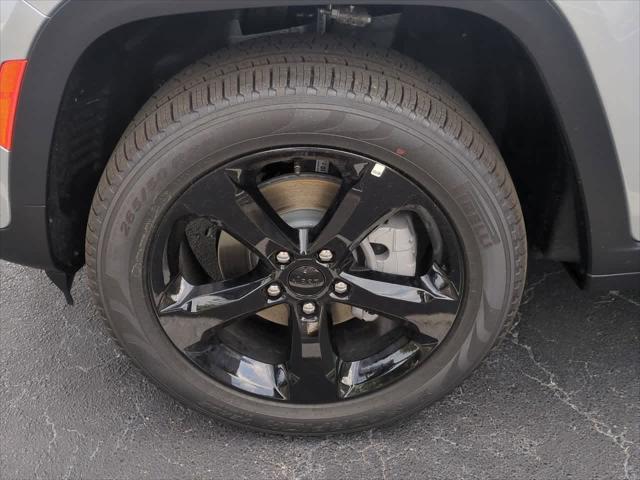 new 2025 Jeep Grand Cherokee car, priced at $44,100