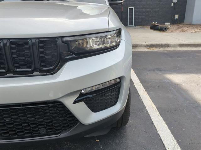 new 2025 Jeep Grand Cherokee car, priced at $44,100