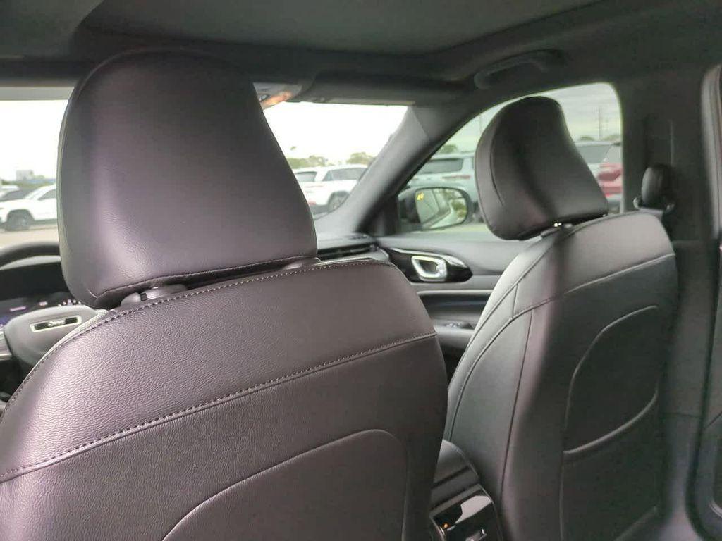 new 2025 Jeep Compass car, priced at $30,000