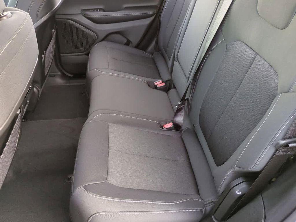 new 2025 Jeep Grand Cherokee car, priced at $37,553