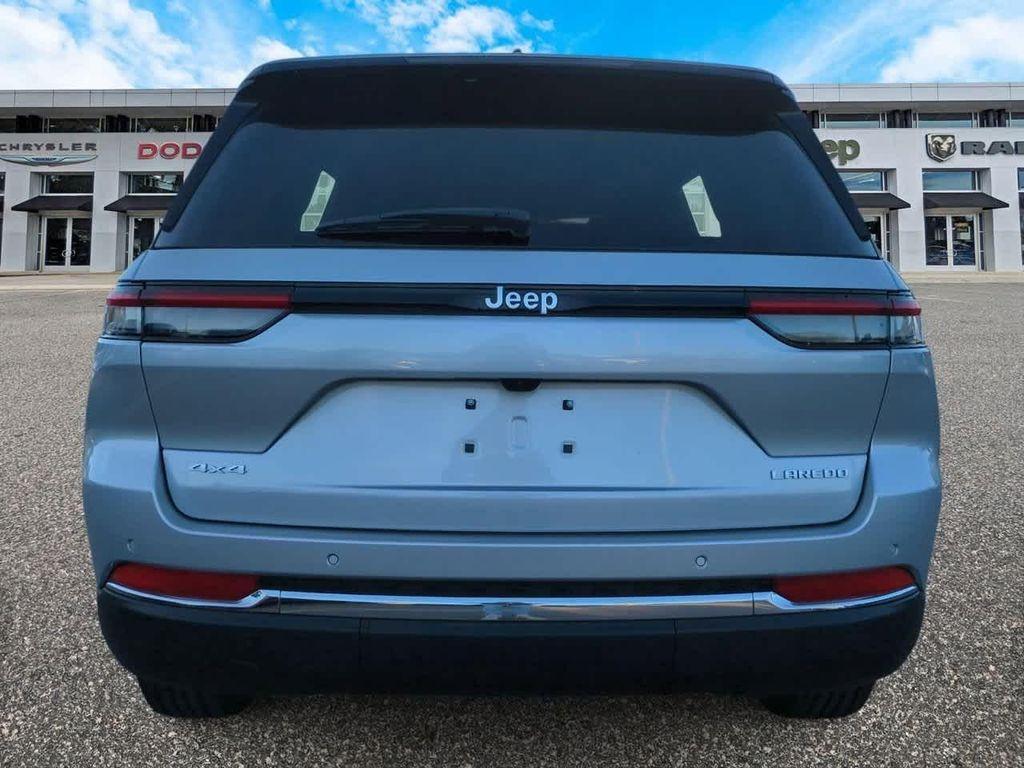 new 2025 Jeep Grand Cherokee car, priced at $37,553