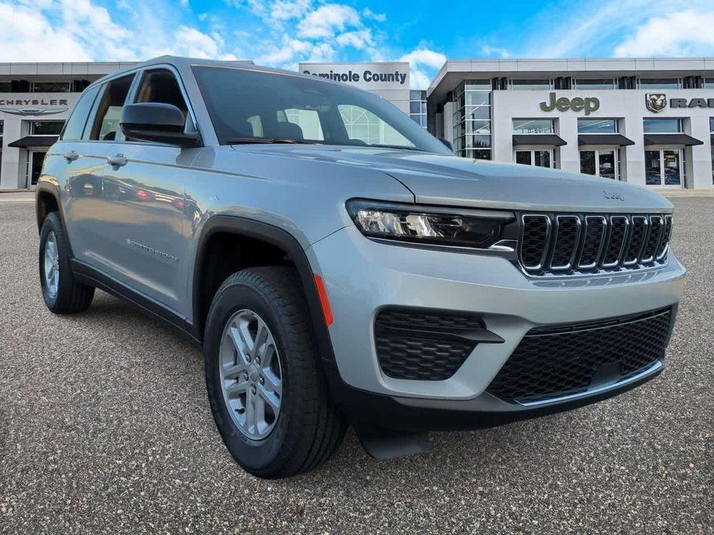 new 2025 Jeep Grand Cherokee car, priced at $37,553