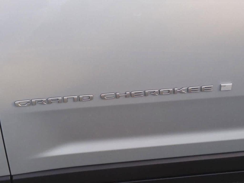 new 2025 Jeep Grand Cherokee car, priced at $37,553
