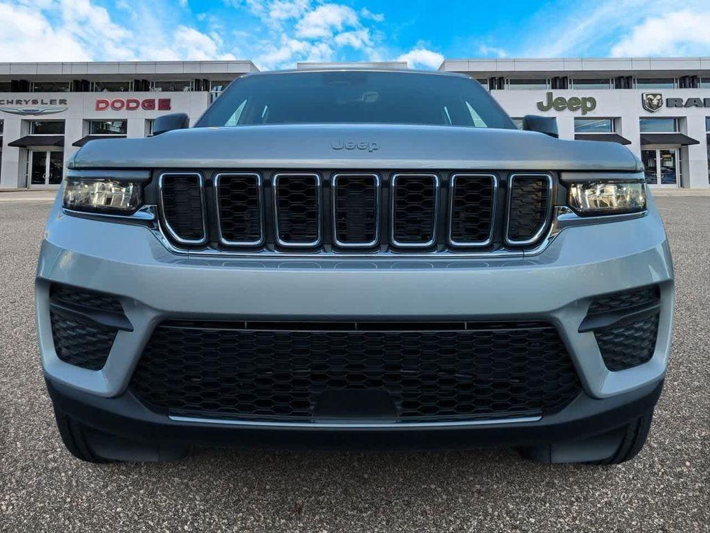 new 2025 Jeep Grand Cherokee car, priced at $37,553