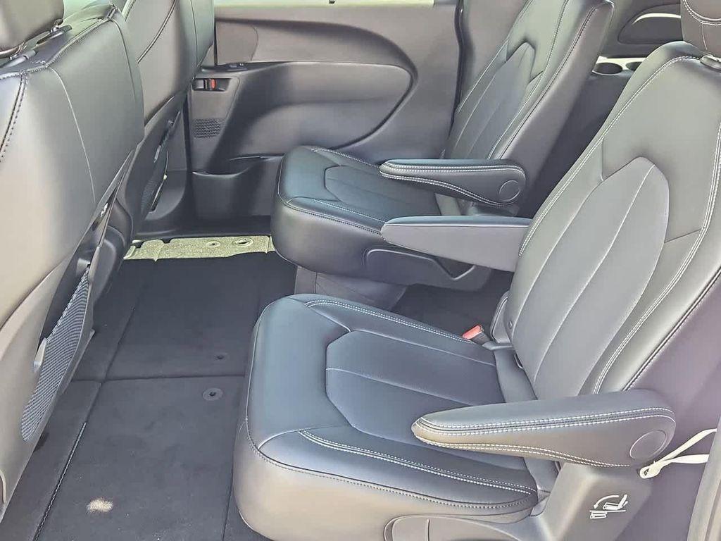 new 2025 Chrysler Pacifica car, priced at $34,000