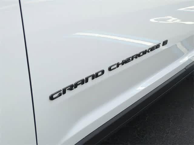 new 2025 Jeep Grand Cherokee car, priced at $37,900