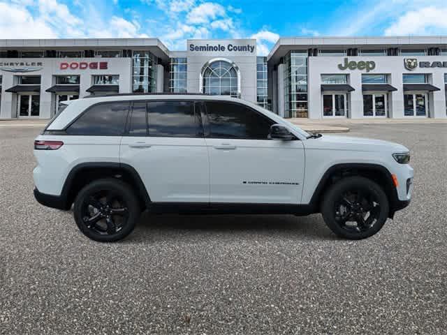 new 2025 Jeep Grand Cherokee car, priced at $37,900