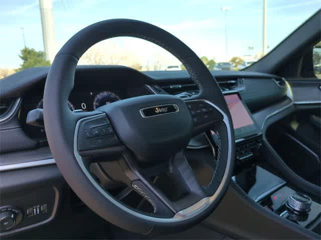 new 2025 Jeep Grand Cherokee car, priced at $49,900