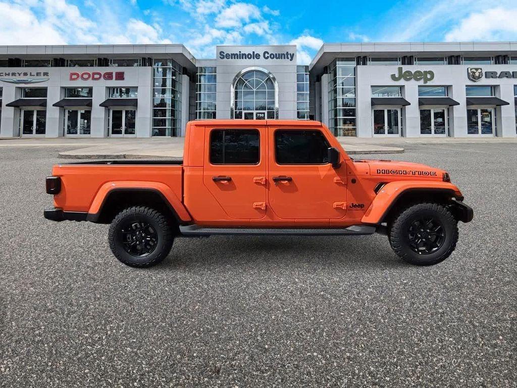 new 2025 Jeep Gladiator car, priced at $46,005