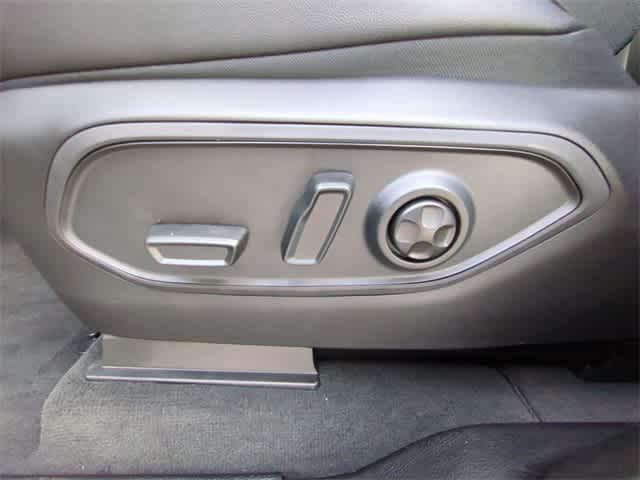 new 2025 Jeep Grand Cherokee car, priced at $38,250