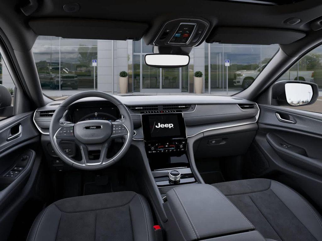 new 2025 Jeep Grand Cherokee car, priced at $40,445