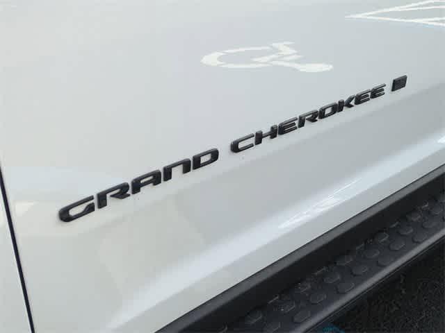 new 2025 Jeep Grand Cherokee car, priced at $48,900