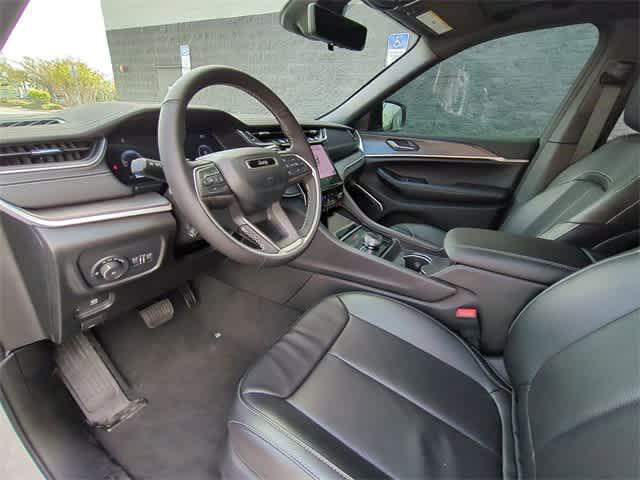 new 2025 Jeep Grand Cherokee car, priced at $48,900