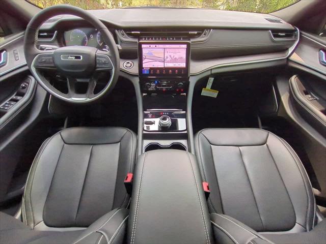 new 2025 Jeep Grand Cherokee car, priced at $47,900