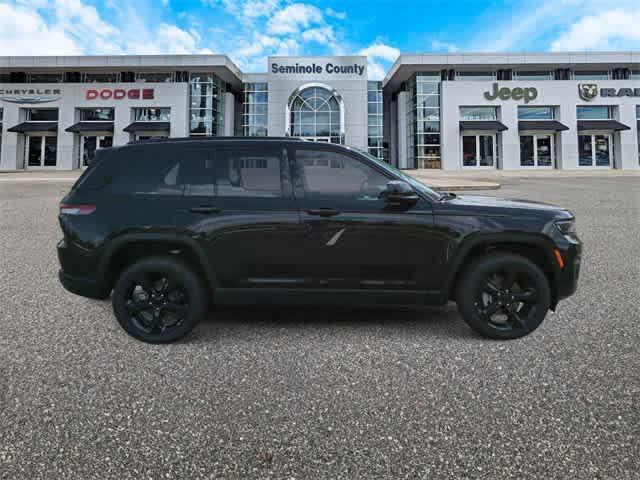 new 2024 Jeep Grand Cherokee car, priced at $49,670