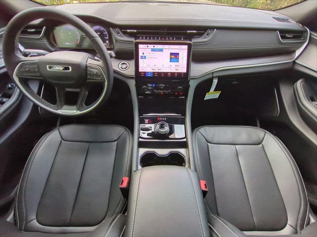 new 2025 Jeep Grand Cherokee car, priced at $47,900