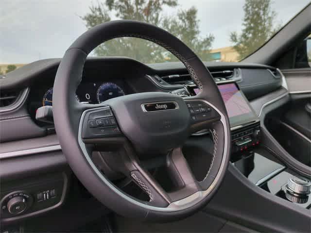 new 2025 Jeep Grand Cherokee car, priced at $47,900