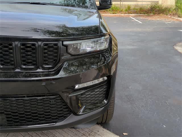 new 2025 Jeep Grand Cherokee car, priced at $38,900