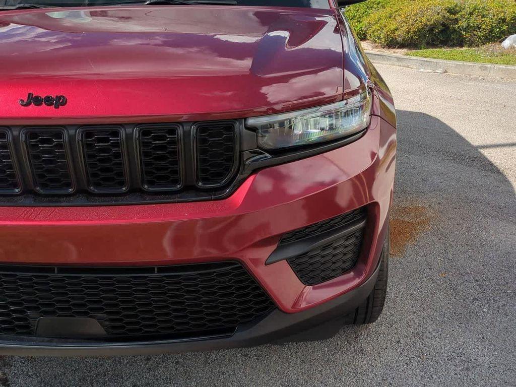 used 2024 Jeep Grand Cherokee car, priced at $27,995