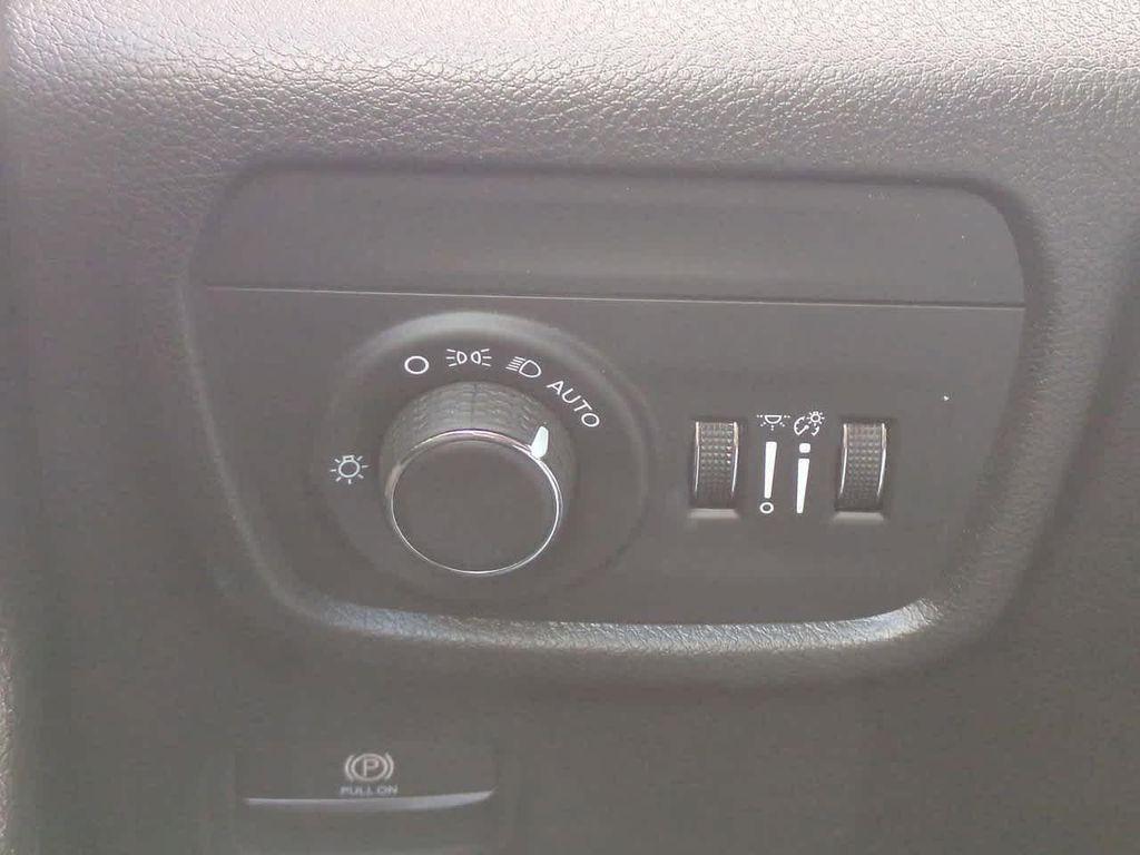 used 2024 Jeep Grand Cherokee car, priced at $27,995