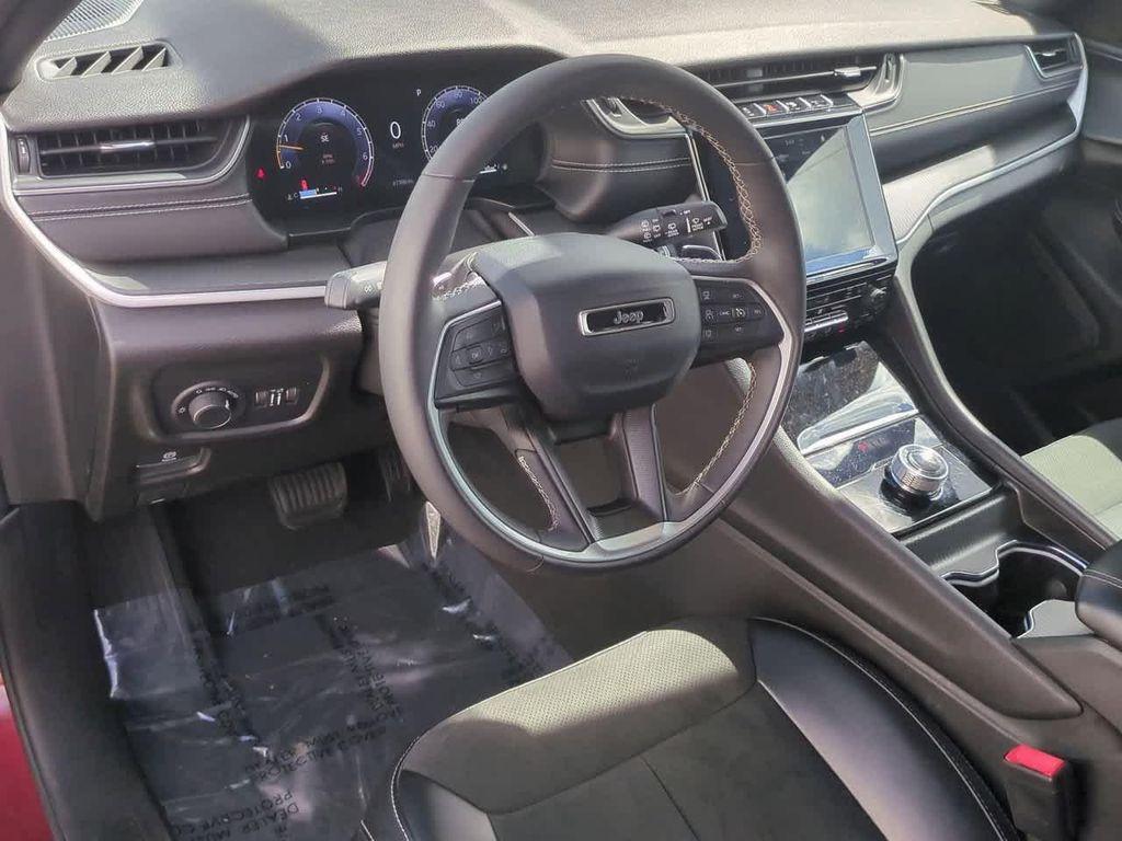 used 2024 Jeep Grand Cherokee car, priced at $27,995