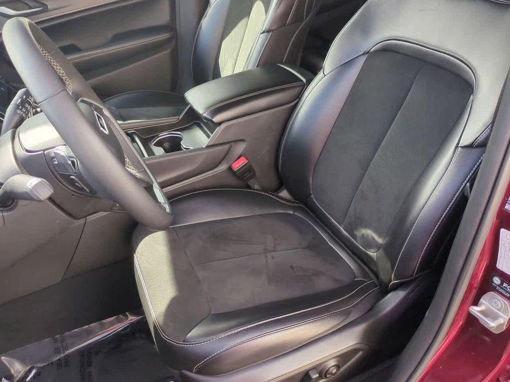 used 2024 Jeep Grand Cherokee car, priced at $27,995