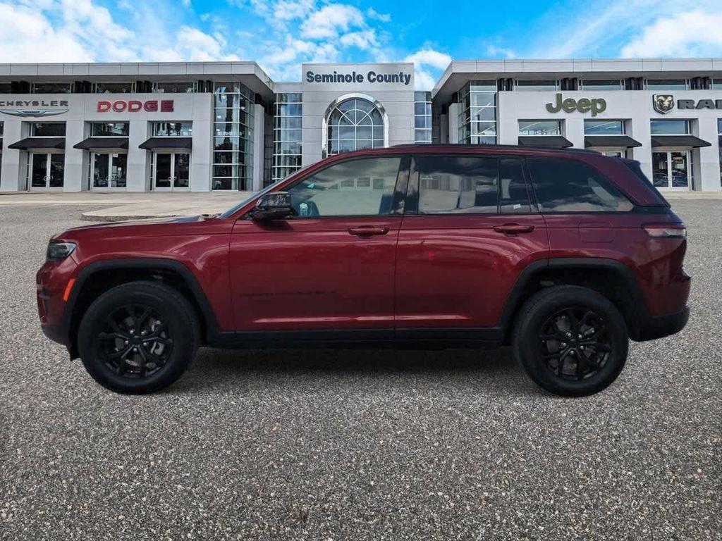 used 2024 Jeep Grand Cherokee car, priced at $27,995