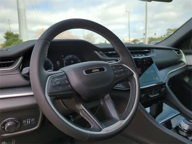 new 2025 Jeep Grand Cherokee L car, priced at $39,900