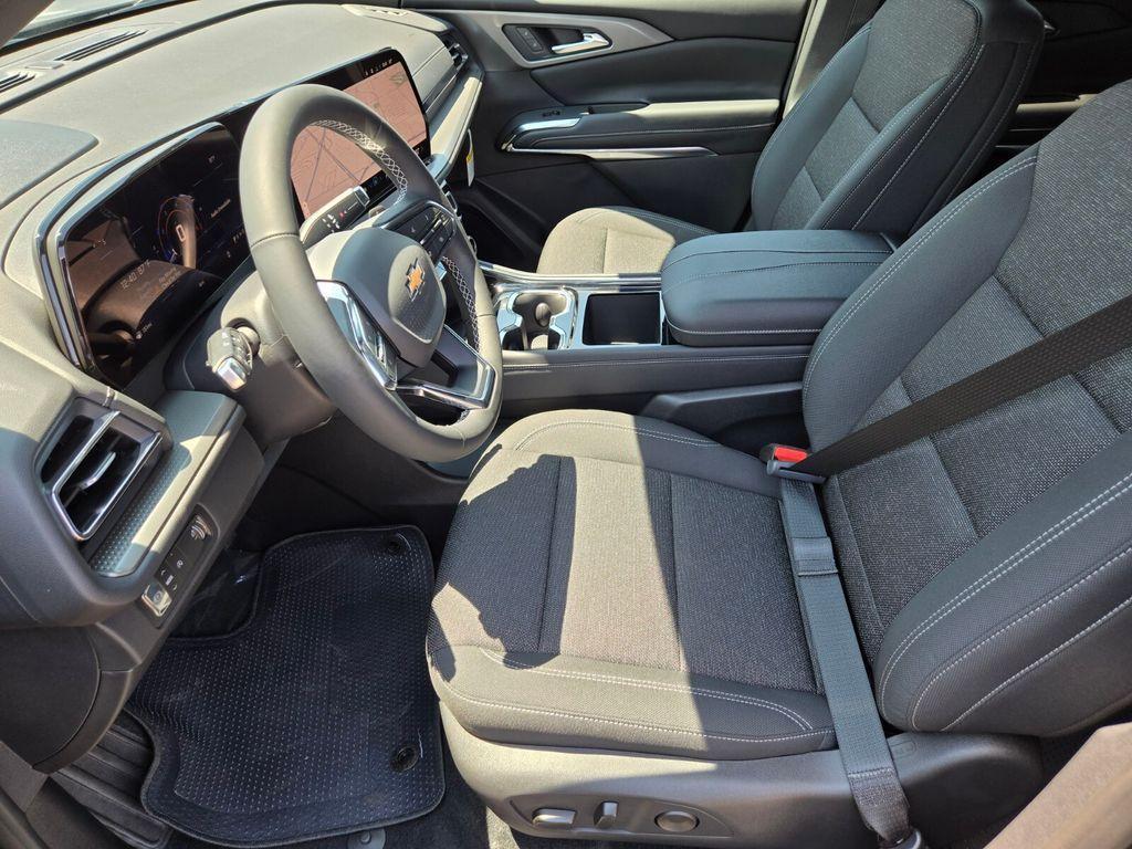 new 2026 Chevrolet Traverse car, priced at $44,345