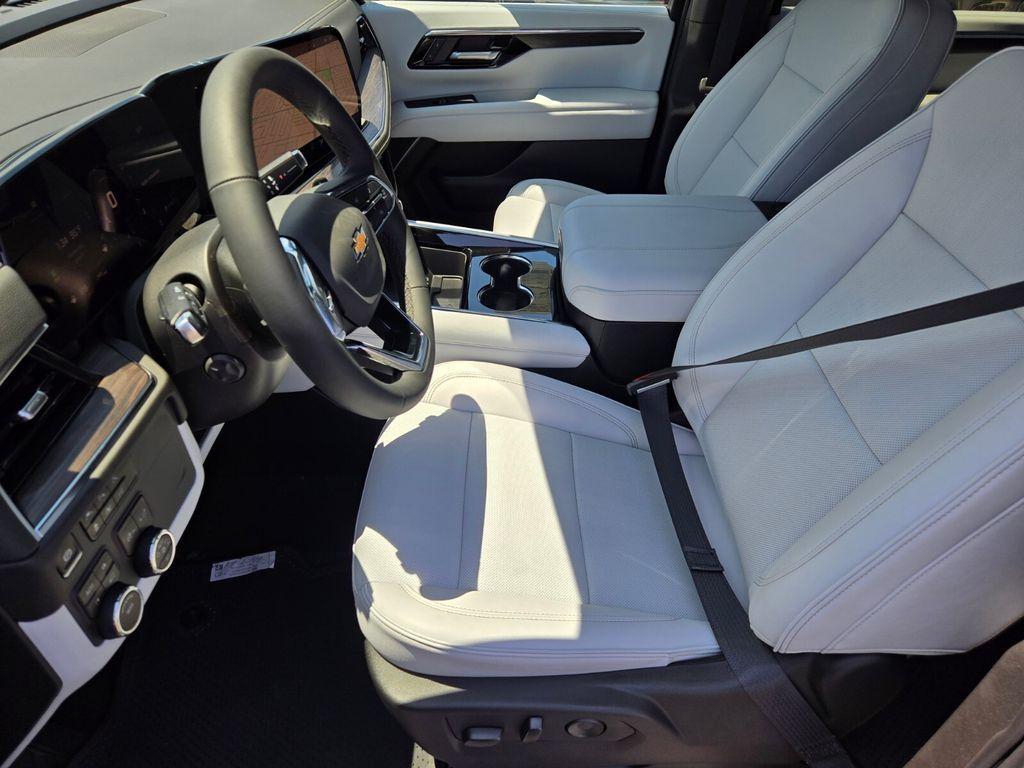 new 2025 Chevrolet Suburban car, priced at $83,120