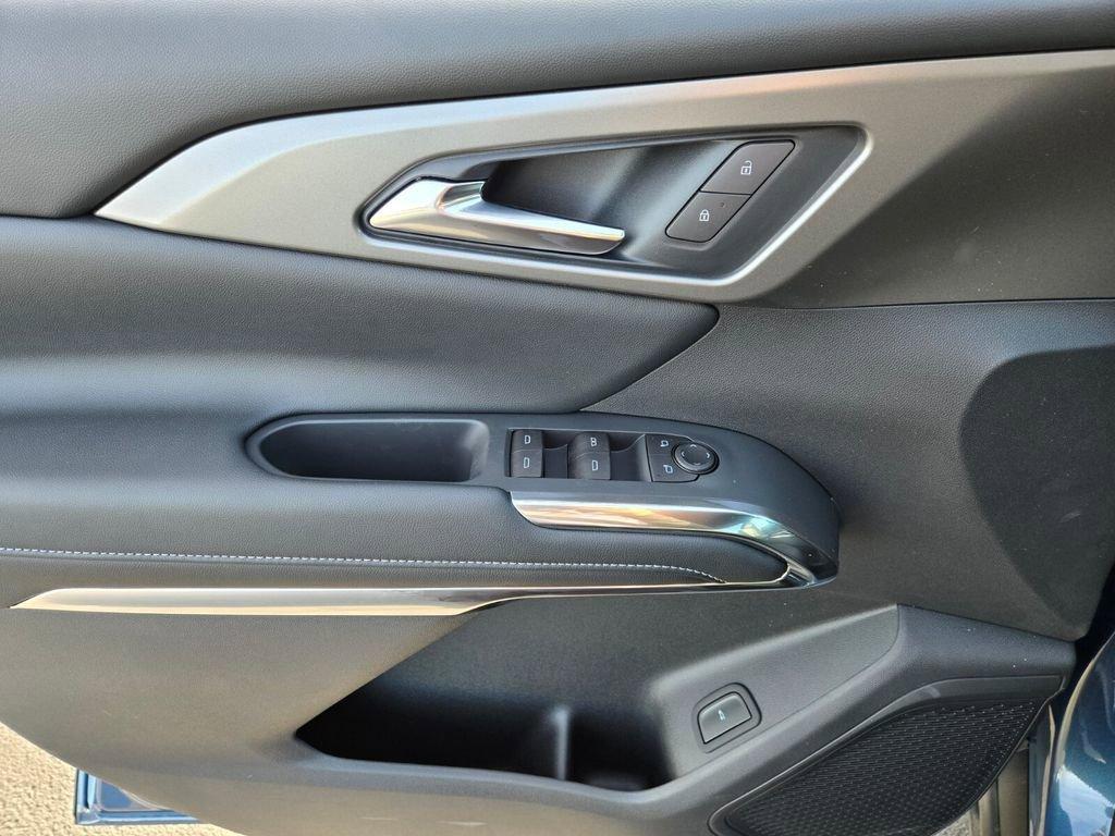 new 2026 Chevrolet Traverse car, priced at $42,900