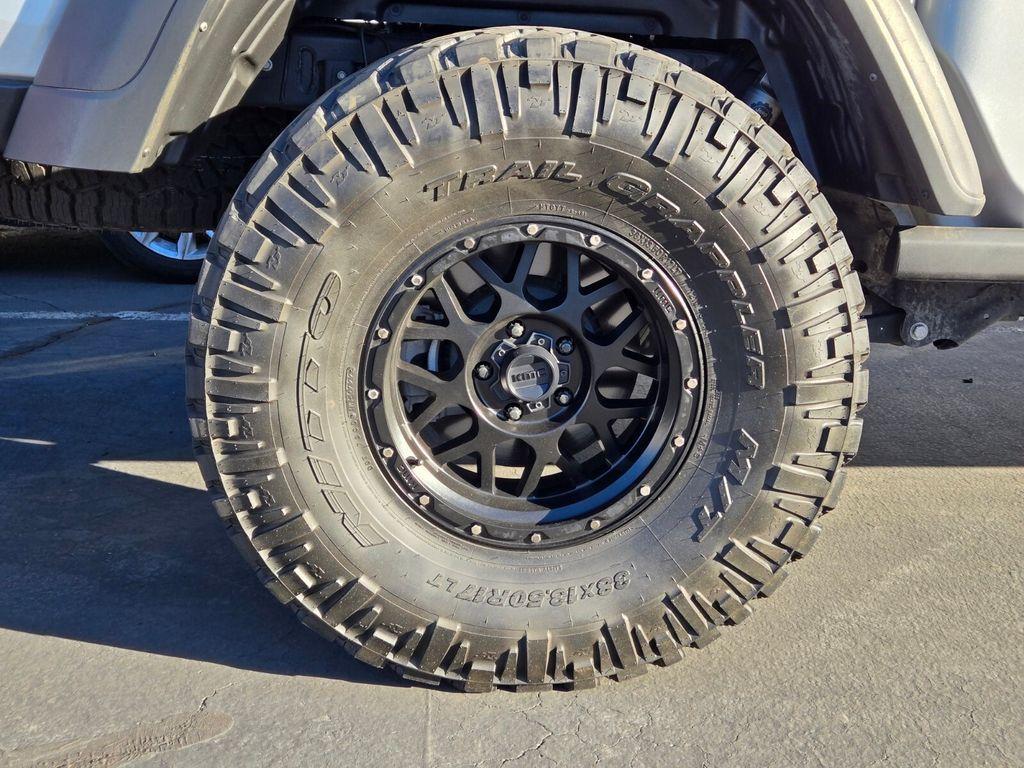 used 2022 Jeep Gladiator car, priced at $41,150