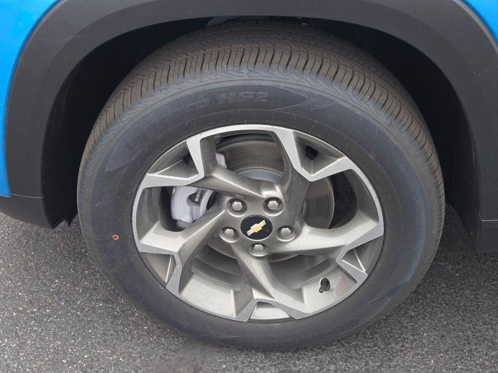 new 2025 Chevrolet Trax car, priced at $25,975