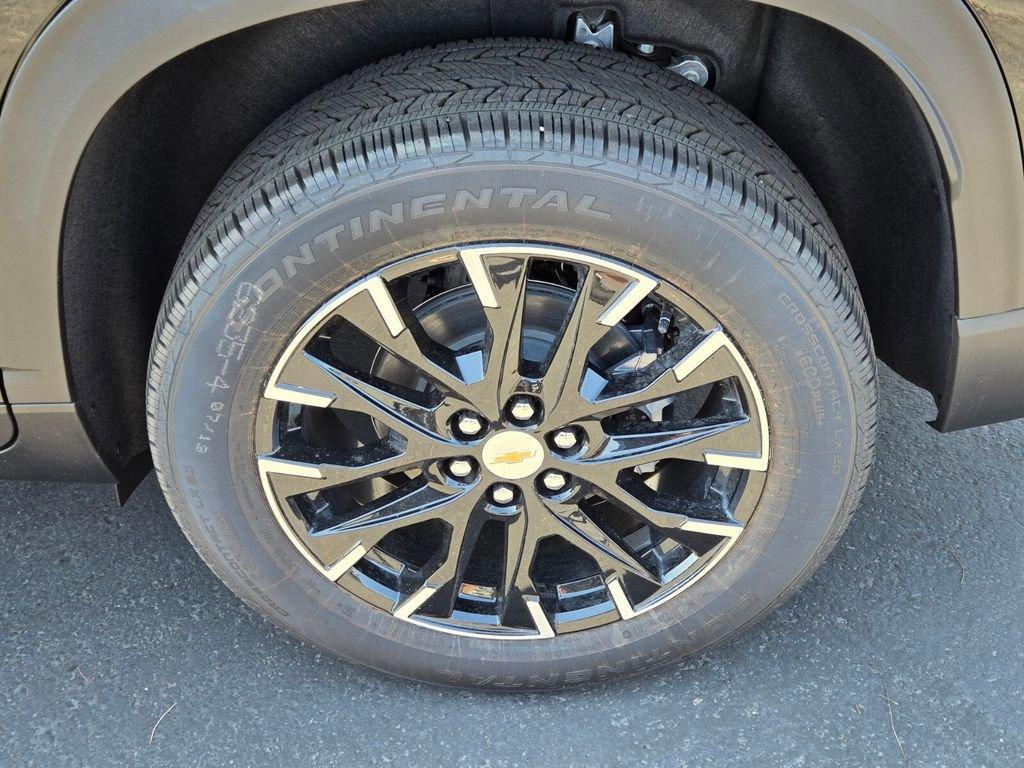 new 2026 Chevrolet Traverse car, priced at $43,880