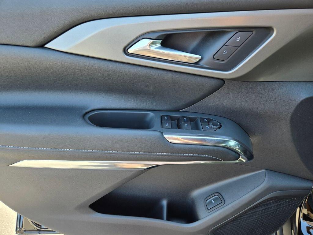 new 2026 Chevrolet Traverse car, priced at $43,880