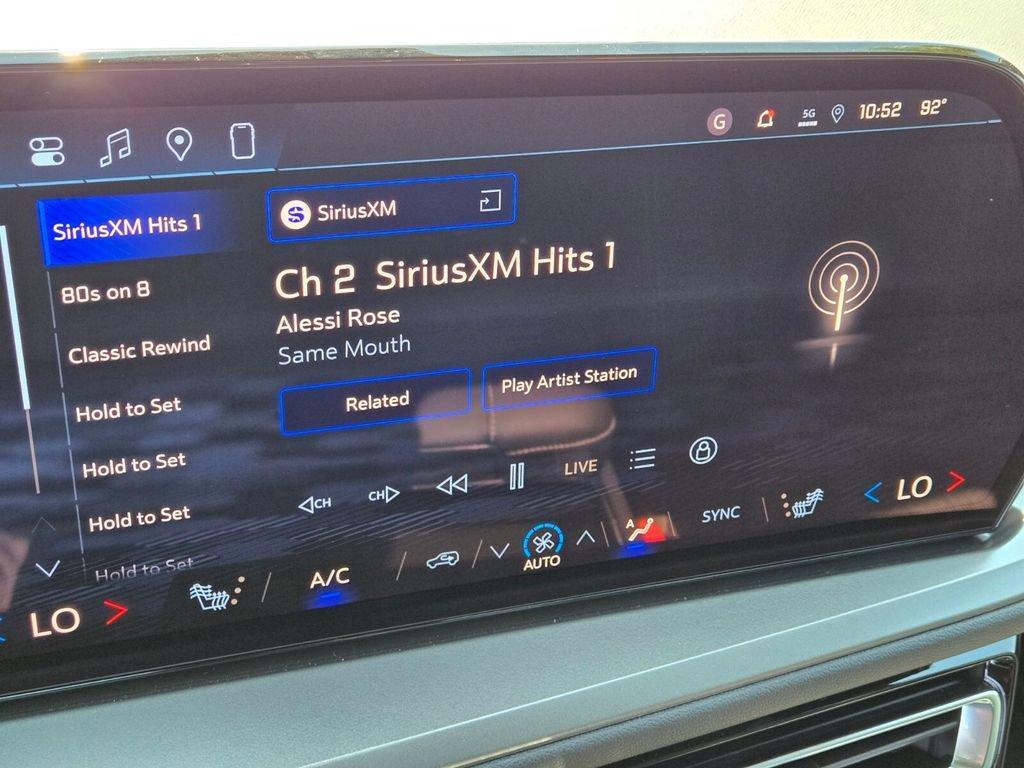 new 2026 Chevrolet Traverse car, priced at $43,880