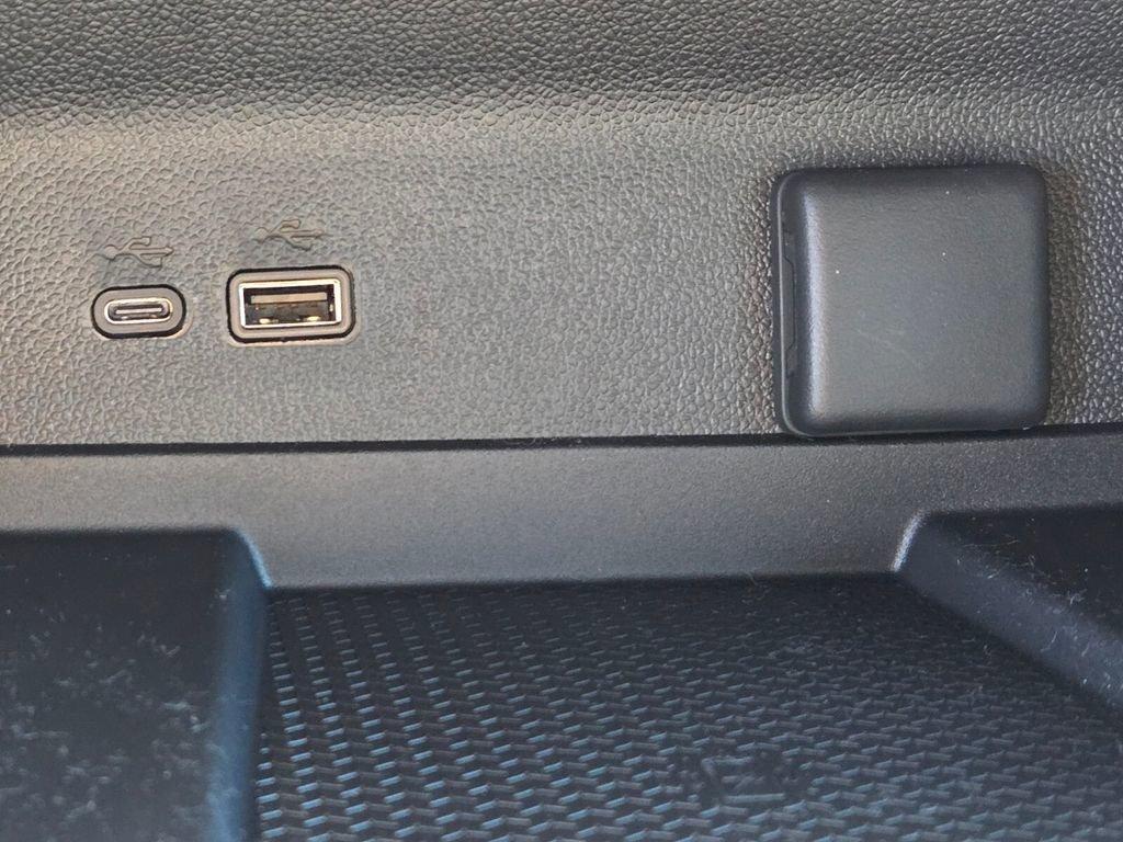 new 2026 Chevrolet Traverse car, priced at $41,101