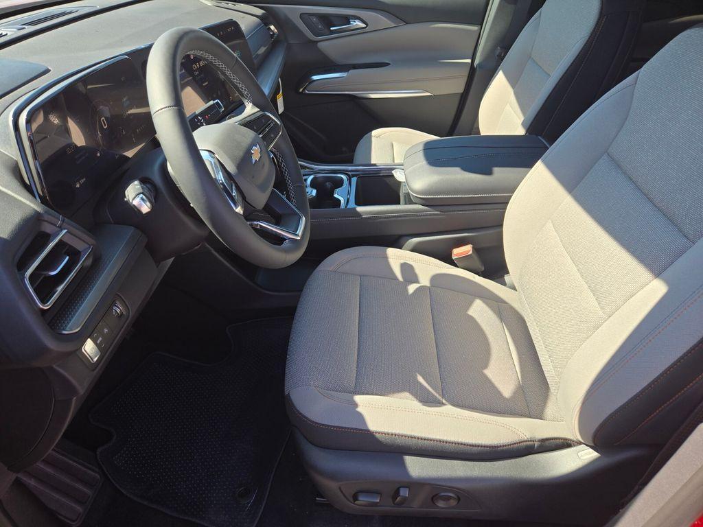 new 2026 Chevrolet Traverse car, priced at $44,840