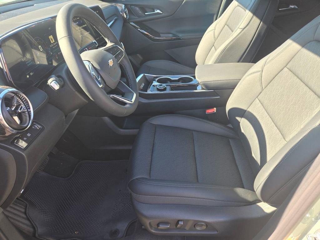 new 2026 Chevrolet Equinox car, priced at $32,640