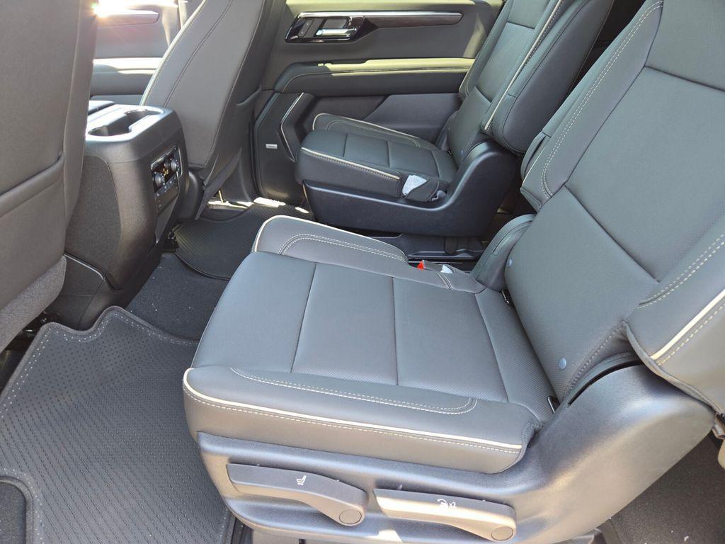new 2025 Chevrolet Suburban car, priced at $83,115