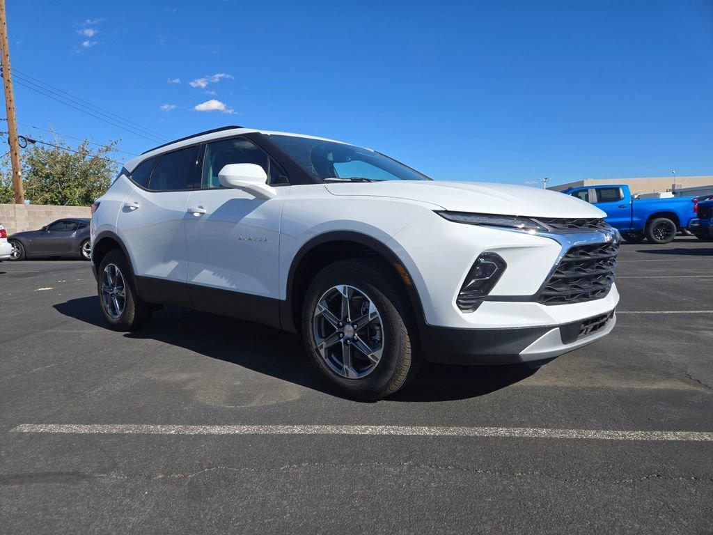 new 2025 Chevrolet Blazer car, priced at $38,385