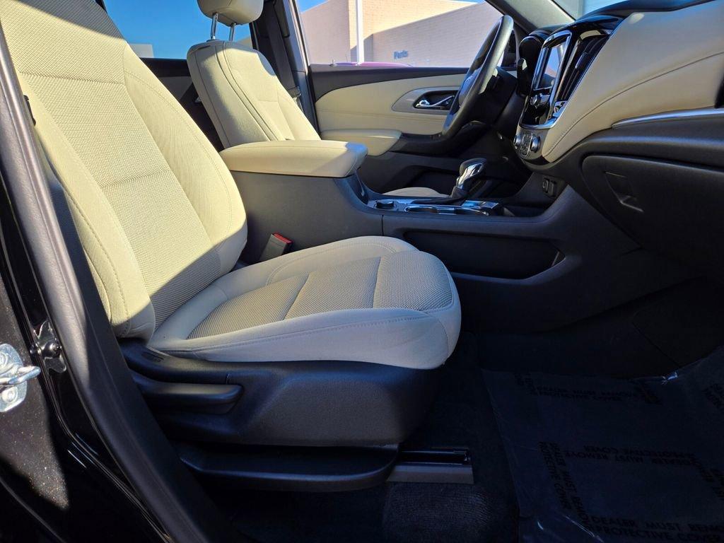 used 2023 Chevrolet Traverse car, priced at $28,589