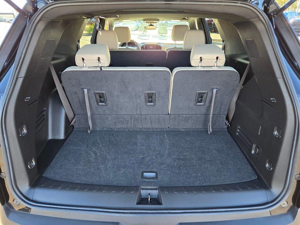 used 2023 Chevrolet Traverse car, priced at $28,589