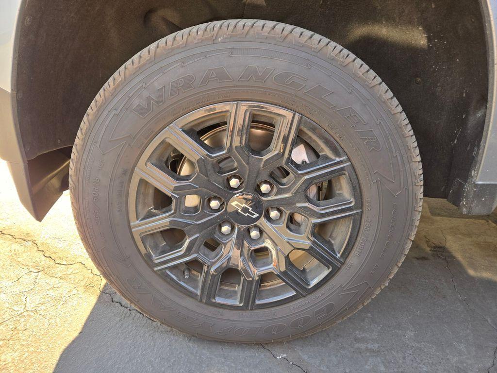 used 2025 Chevrolet Colorado car, priced at $29,902