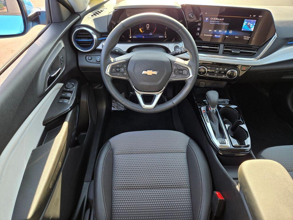 new 2025 Chevrolet Trax car, priced at $25,650