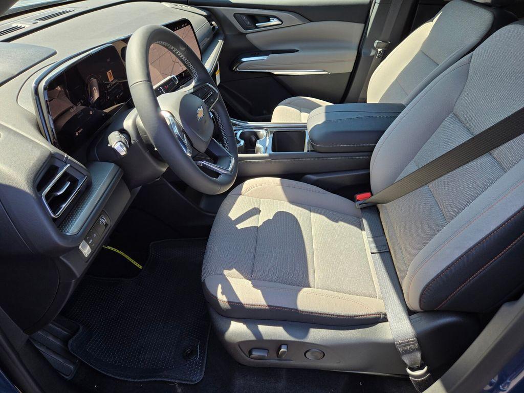 new 2026 Chevrolet Traverse car, priced at $44,345