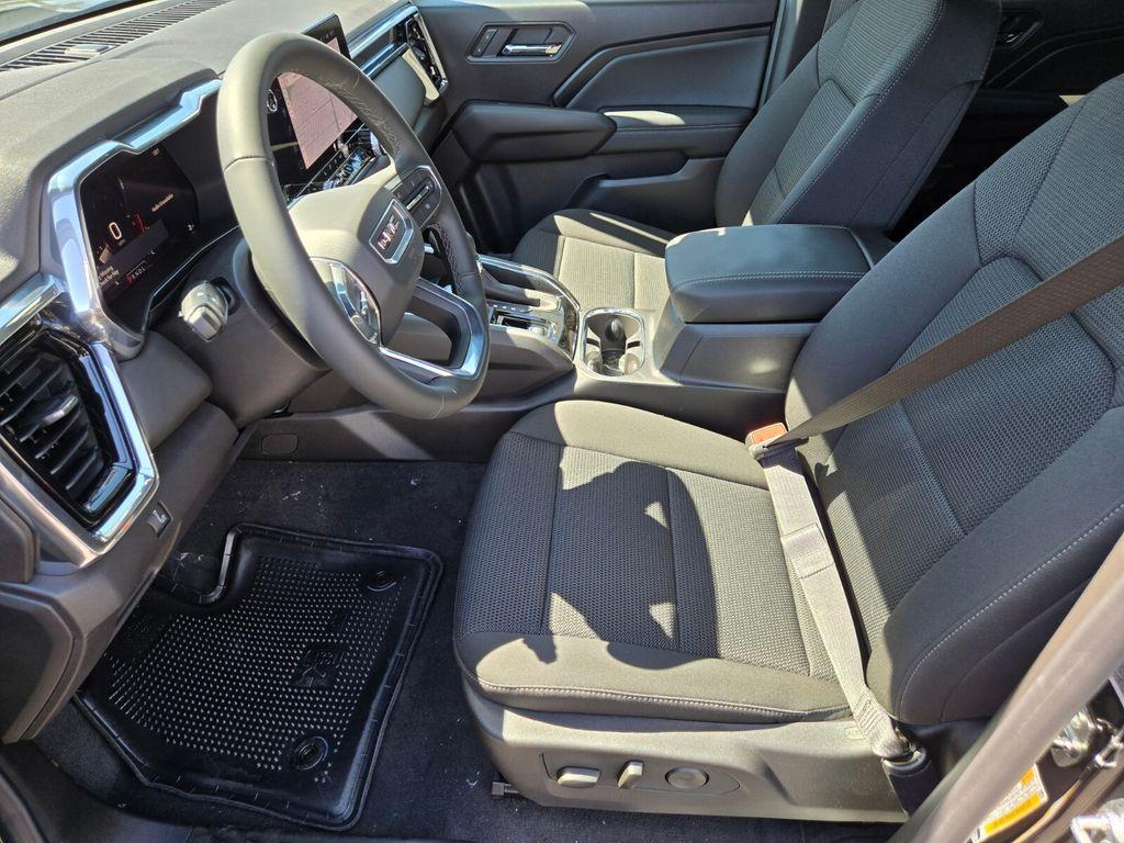 new 2025 GMC Canyon car, priced at $43,025
